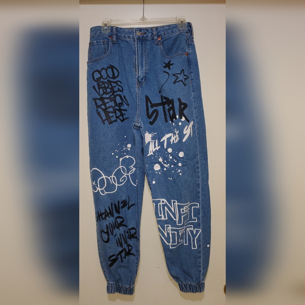 Graphic Blue Relaxed Jeans